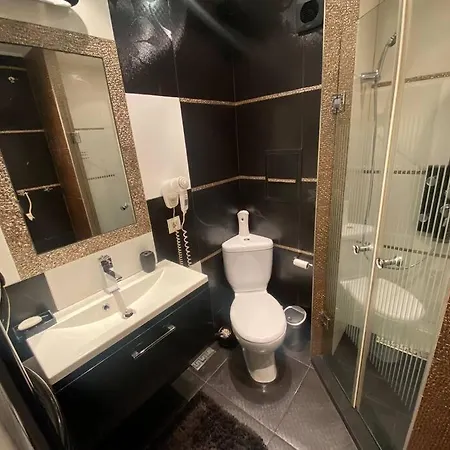 Lovely 1-bedroom With Free Parking *