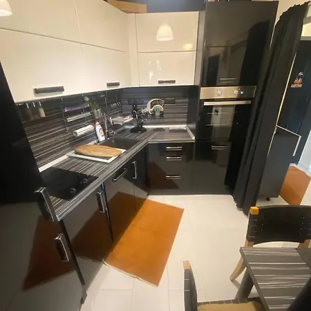 Lovely 1-bedroom With Free Parking *