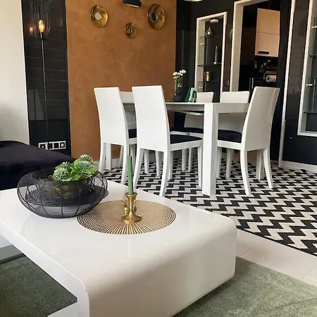 Apartmán Lovely 1-bedroom With Free Parking