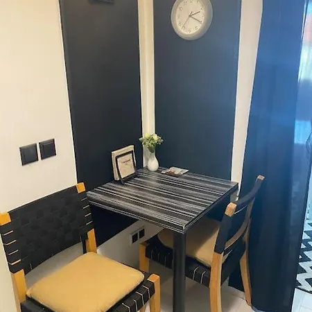 Lovely 1-bedroom With Free Parking Apartmán Sofie