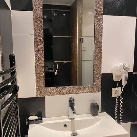 Apartmán Lovely 1-bedroom With Free Parking